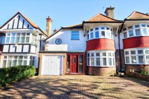 Lapstone Gardens, Kenton, HA3 0EB